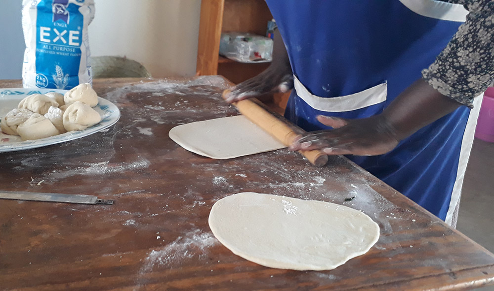 Chapatis are prepared in Nairobi, Kenya. (Wikimedia Commons/GioRan)