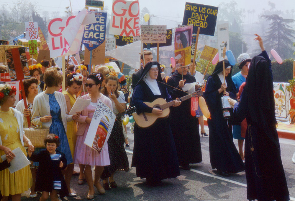 Immaculate Heart College's 1964 Mary's Day celebration (Courtesy of the Corita Art Center, Immaculate Heart Community, Los Angeles)