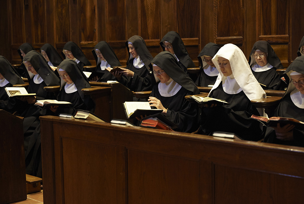 Benedictine sisters in the church of Abbaye Notre-Dame de Fidélité de Jouque (Courtesy of Abbaye Notre-Dame de Fidélité de Jouques) Benedictine sisters in the church of Abbaye Notre-Dame de Fidélité de Jouque (Courtesy of Abbaye Notre-Dame de Fidélité de Jouques)
