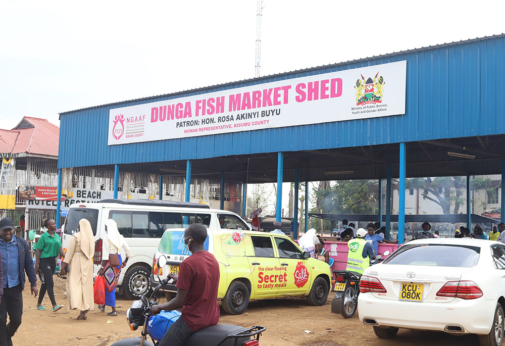 Religious sisters are seen walking through the busy Dunga Beach market in Kisumu, a town located 218 miles from the country's capital, Nairobi. (GSR photo/Doreen Ajiambo)