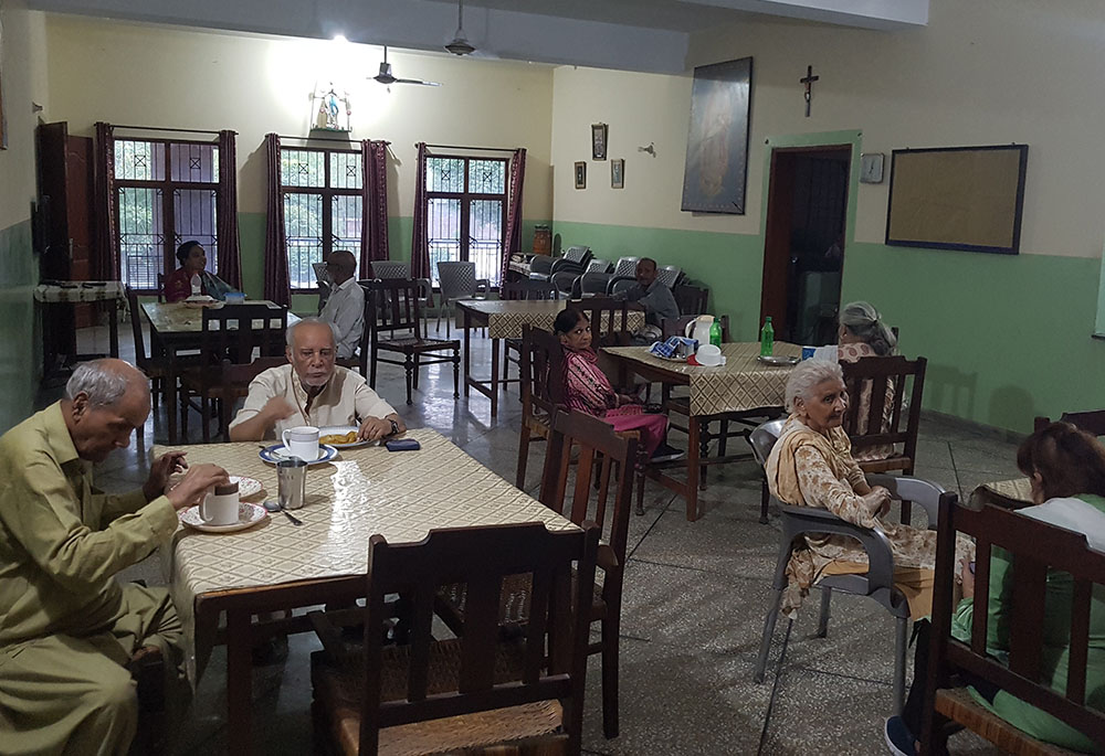 The dining hall of Shakina Home for the Aged in Youhanabad, Lahore, Pakistan (Kamran Chaudhry)