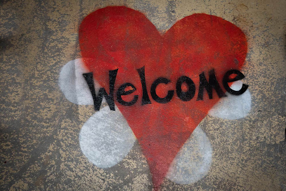 Welcome heart (Unsplash/Nick Fewings)