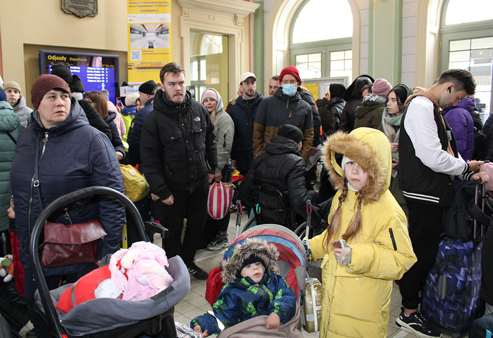 New arrivals from war-torn Ukraine arrive at the train station in Przemyśl, in southeastern Poland, destined for other cities in Poland or elsewhere in Europe. (GSR photo/Chris Herlinger)