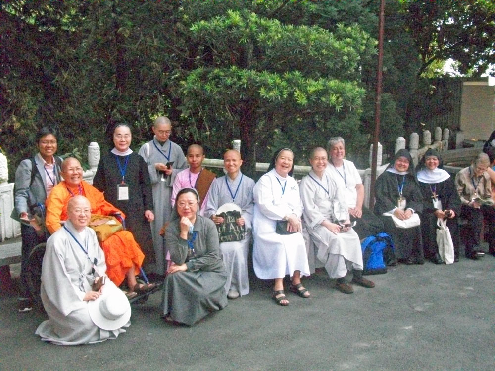 Informal gatherings showed the variety of nation and garb at the "Active Contemplation and Contemplative Action: Buddhist and Christian Nuns in Dialogue" event in Kaohsiung, Taiwan. (Judith Sutera)
