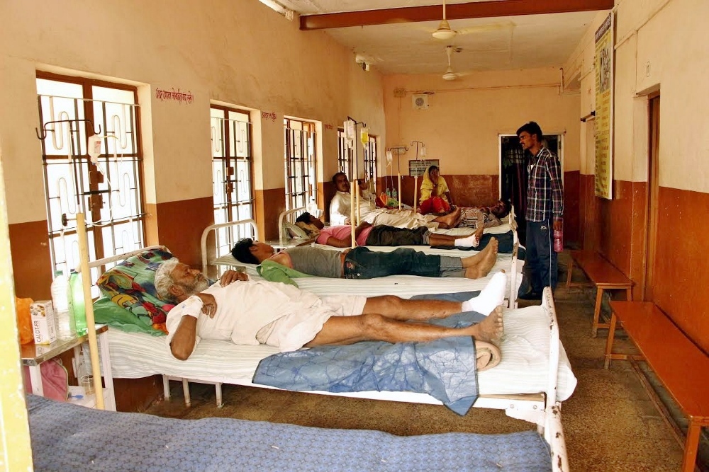 Patients at Jai Rani Mission Hospital in Ghonsla village near Ujjain, India, are treated for deadly snake and scorpion bites. (GSR photo / Saji Thomas)