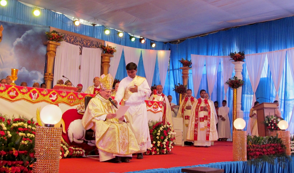 Cardinal Angelo Amato, prefect of the Congregation for Causes of Saints and special representative of Pope Francis, reads the papal decree of beatification of Sr. Rani Maria at Indore, central India, on Nov. 4. (Saji Thomas)