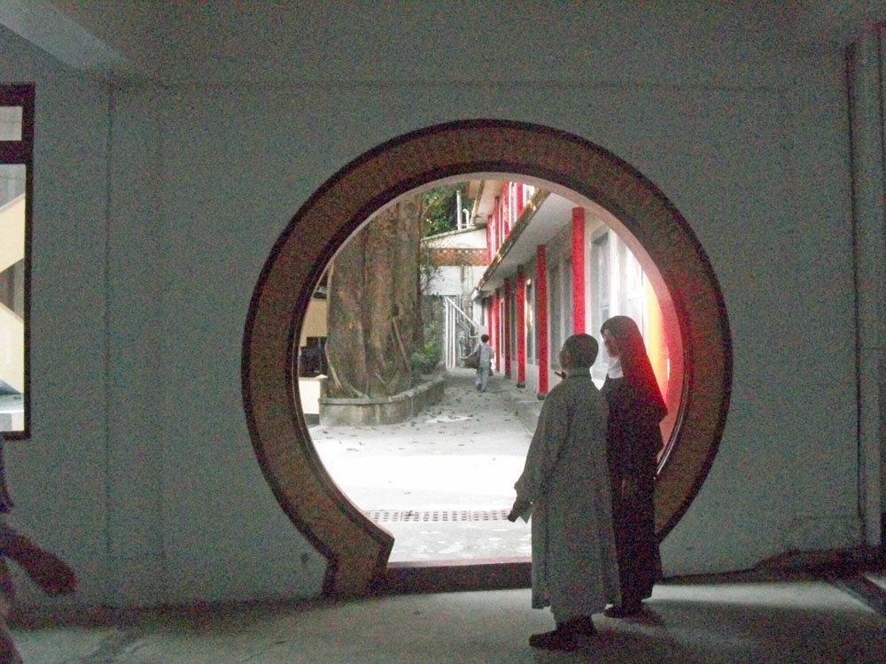 Entrance to the courtyard of the Female Buddhist College at Fo Guang Shan (Judith Sutera)