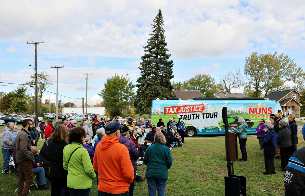 The Nuns on the Bus host a rally Oct. 20 in Detroit before visiting tiny houses provided by Cass Community Social Services. (Network Lobby for Catholic Social Justice / Colleen Ross)