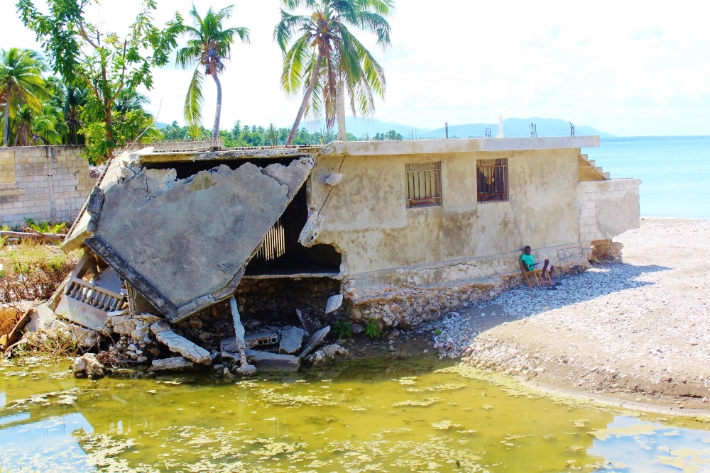 A home along Haiti's southwest area remains damaged one year after Hurricane Matthew hit Haitian coastal areas. (GSR photo / Chris Herlinger)