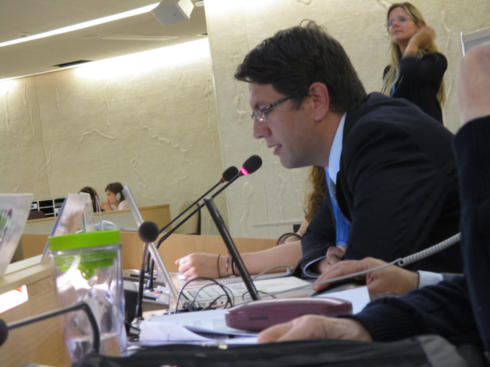 Christian Ruehling delivers an oral statement at the 33rd Human Rights Council session on behalf of IIMA. (Courtesy of Christian E. Ruehling)