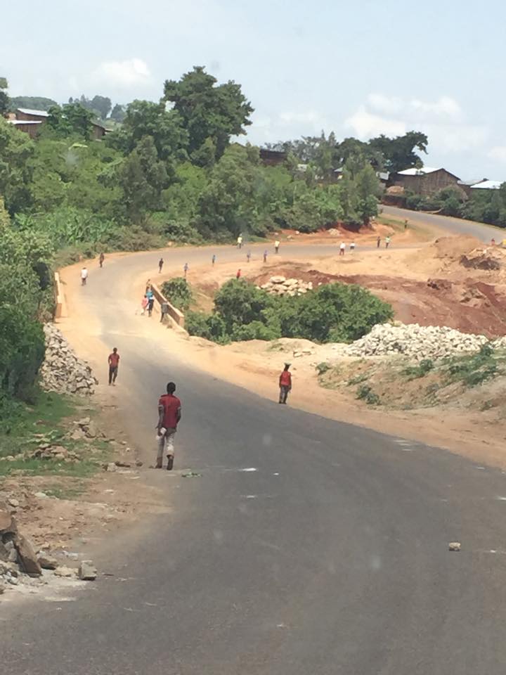 Part of the paved road leading into Dilla. (Younghwa Byeon)