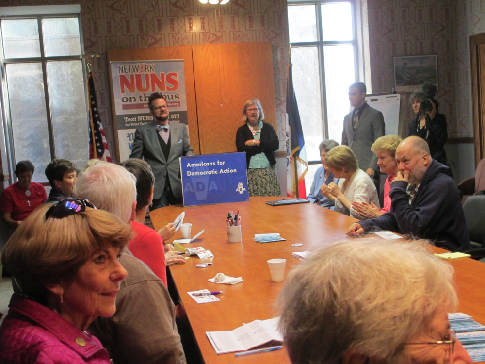 Nuns on the Bus hosted a Town Hall for the 100% on Friday, Sept. 19 at the Americans for Democratic Action in Waterloo, Iowa. (Jan Cebula)