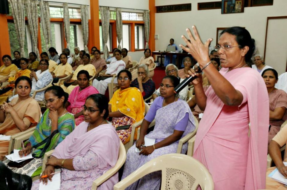 Sr. Fatima Kanickar, vice provincial of the Sisters of St. Joseph of Lyon, clarifies a point at the October national consultation on "Women in the Church: Reading the Signs of the Time" at Ishvani Kendra, Pune, western India. (Saji Thomas)