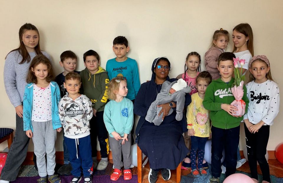 Sr. Ligi Payyappilly with Ukrainian children rescued from war zones at her convent in Mukachevo, Ukraine (Courtesy of Ligi Payyappilly)