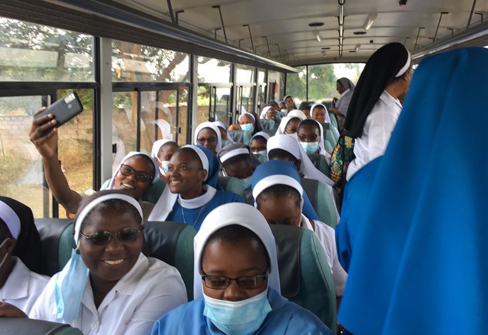 Sisters board a bus to take them to their advocacy sites in Lusaka. (Sr. Eucharia Madueke) Sisters board a bus to take them to their advocacy sites in Lusaka. (Sr. Eucharia Madueke)