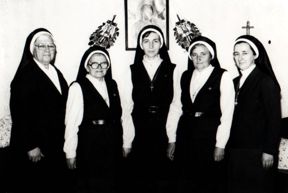 Leaders of Sisters of St. Basil the Great in Italy visit Romanian community leaders in 1989. At the time, the clandestine community in Romania was constantly watched by Communist Party security agents. Sr. Ioana Bota is at center. 