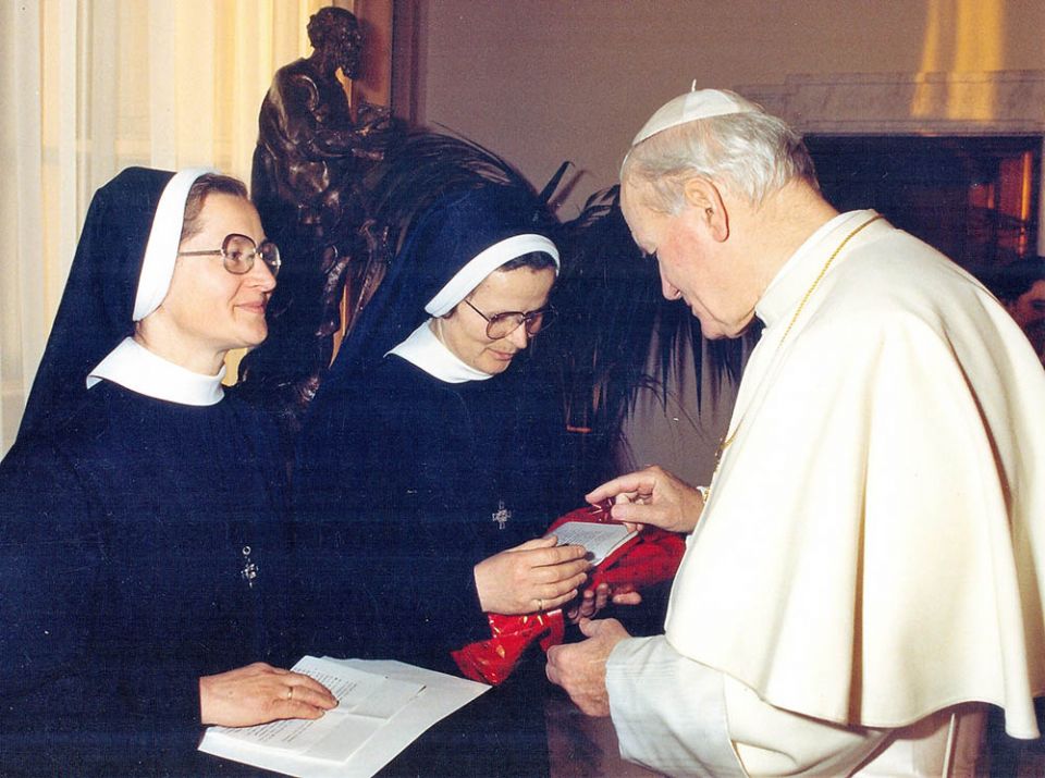 Basilian Srs. Anastazija Pitka and Terezija Sapun meet Pope John Paul II in Rome in 1985. (Courtesy of Basilian Sisters' museum, Osijek, Croatia)