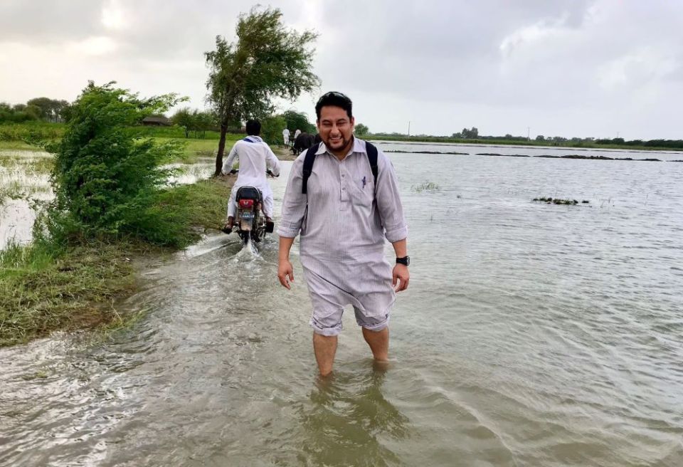 Columban Fr. Pat Visanti visits villages in Badin parish, Sindh province, Aug. 25. (Courtey of Liam O'Callaghan)