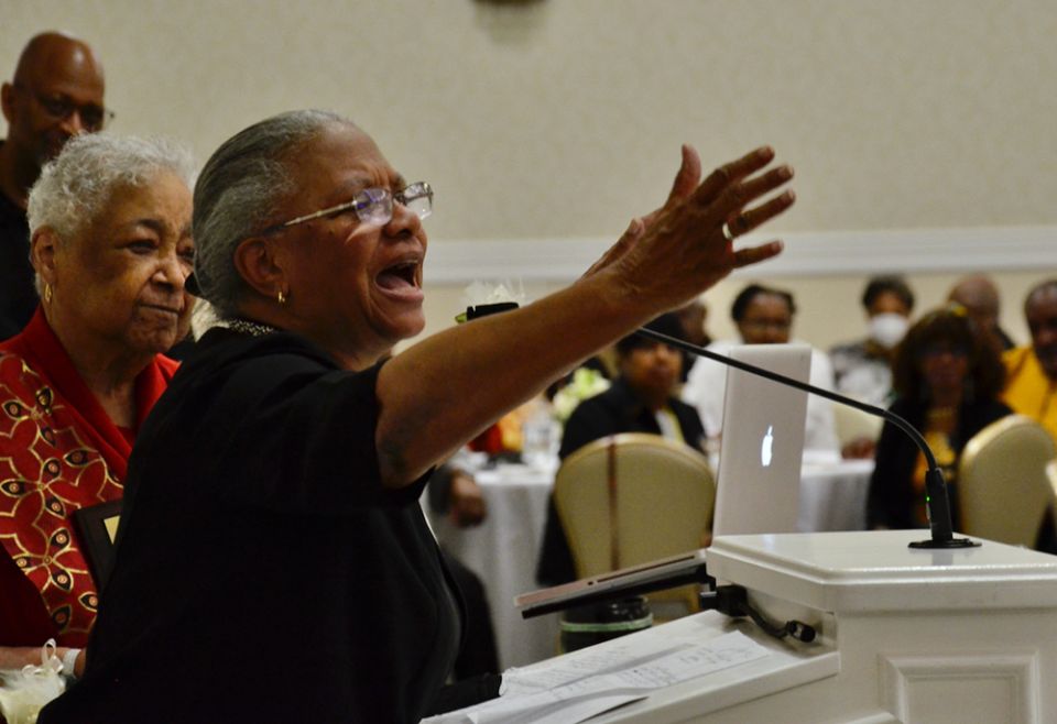 Sr. Addie Lorraine Walker of the School Sisters of Notre Dame speaks July 27 to members of the National Black Sisters' Conference, which gathered July 23-28 at the University of Notre Dame. Walker was elected president of the group at the meeting. (GSR)