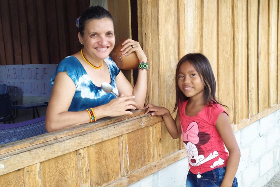 Sr. Maria Aparecida Marques Fernandes, a Franciscan Catechist, has a face-to-face conversation with a girl from the Curicuriari Tribe from her home in São Gabriel da Cachoeira, Brazil, in November 2020. (Courtesy of Fr. Maurizio Setti) 