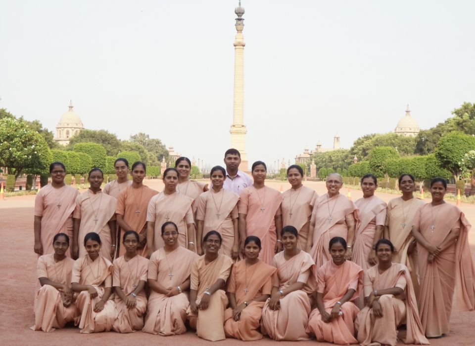 An April 2016 seminar in New Delhi for the Apostolic Carmel Congregation's junior sisters included a visit to the Indian president's official residence, Rashtrapati Bhavan. (Courtesy of the Apostolic Carmel Congregation) An April 2016 seminar in New Delhi for the Apostolic Carmel Congregation's junior sisters included a visit to the Indian president's official residence, Rashtrapati Bhavan. (Courtesy of the Apostolic Carmel Congregation)