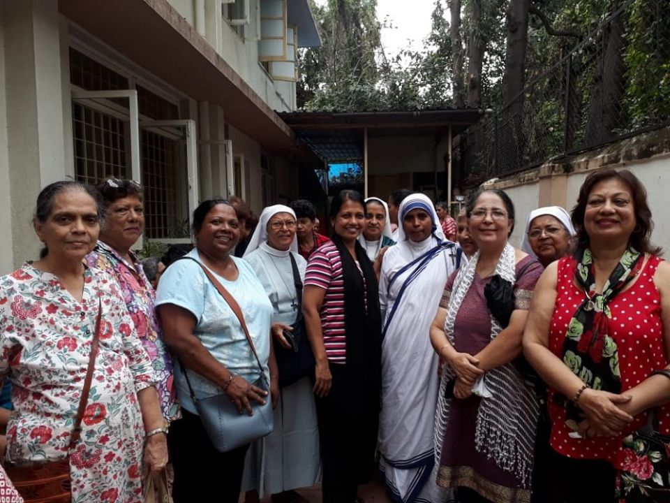 The Bethany Lay Associates visit a destitute home in Mumbai in 2020, before the onslaught of COVID-19. (Courtesy of the Bethany Sisters)