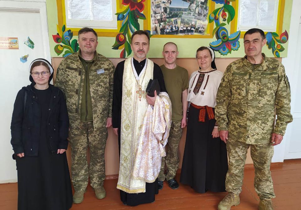 Sisters participate in the spiritual support of Ukrainian soldiers. (Courtesy of the Basilian Sisters)