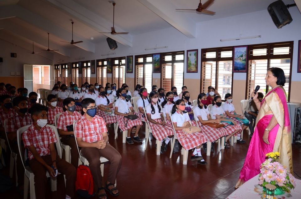 Maria D'Costa trains Bethany Champions Maria D'Costa, a member of the Bethany Lay Associates, trains the Bethany Champions at St. Theresa School, Mangaluru, in March, 2021. (Courtesy of the Bethany Sisters)