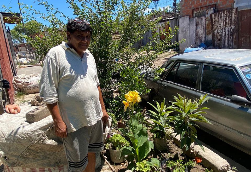 A man adds color to Villa Hidalgo with his garden in front of his home. (GSR photo/Soli Salgado)