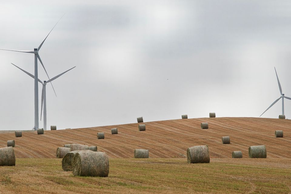 Wind turbines that are part of the Bison Wind Project west of Bismarck, North Dakota. (GSR photo/Dan Stockman) Wind turbines that are part of the Bison Wind Project west of Bismarck, North Dakota. (GSR photo/Dan Stockman)