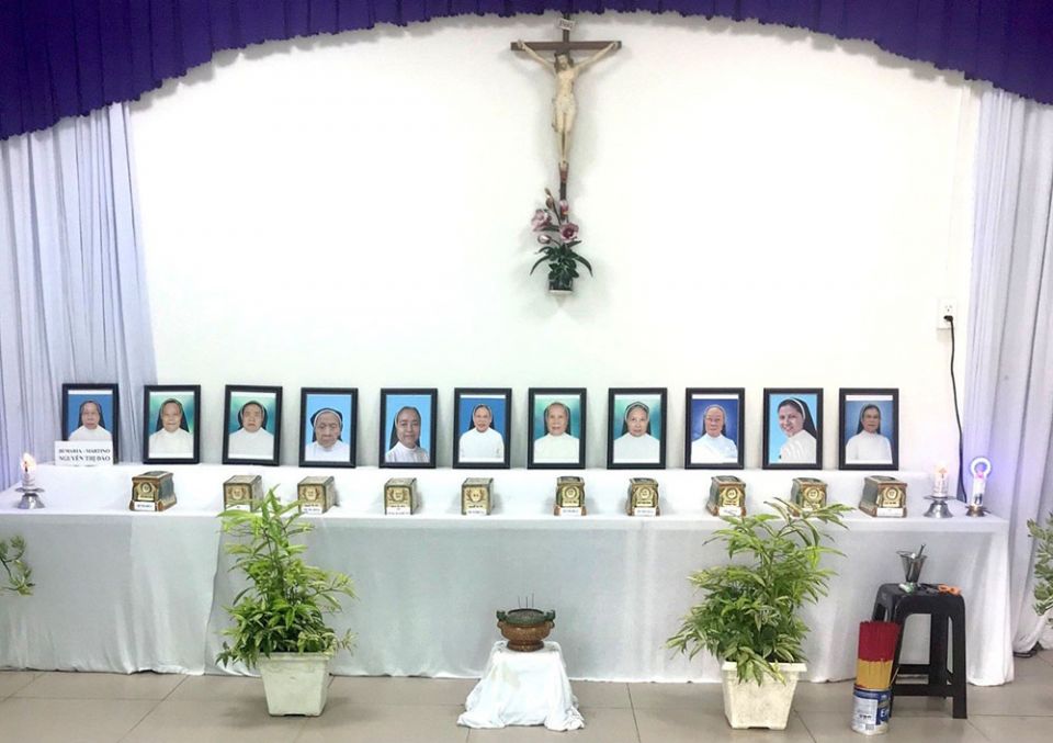 A memorial altar with the remains of Dominican Missionary Sisters who died during the COVID-19 pandemic (Nguyen)
