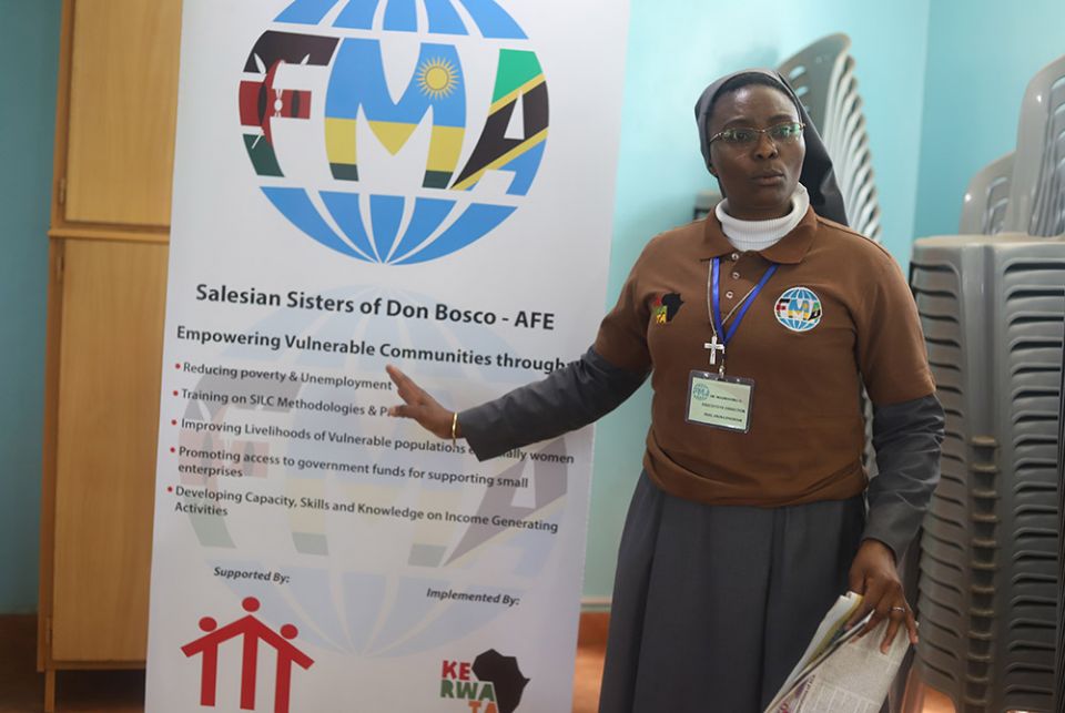 Sr. Gisele Mashauri of the Salesian Sisters of Don Bosco demonstrates to women the important mission of her congregation in empowering Kenyan women living in urban poverty on Oct. 31, 2020 in Makuyu village. (GSR photo/Doreen Ajiambo) Sr. Gisele Mashauri of the Salesian Sisters of Don Bosco demonstrates to women the important mission of her congregation in empowering Kenyan women living in urban poverty on Oct. 31, 2020 in Makuyu village. (GSR photo/Doreen Ajiambo)