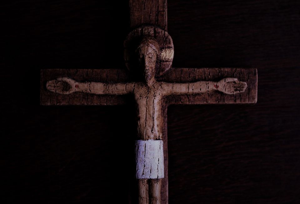 Each time we choose to stand beside the cross of Jesus, we say yes to him. This yes may mean leaving behind our comfort zone of being with our loved ones, of having a good job, or living in a home where everybody understands us. (Unsplash/Rui Silva, SJ)