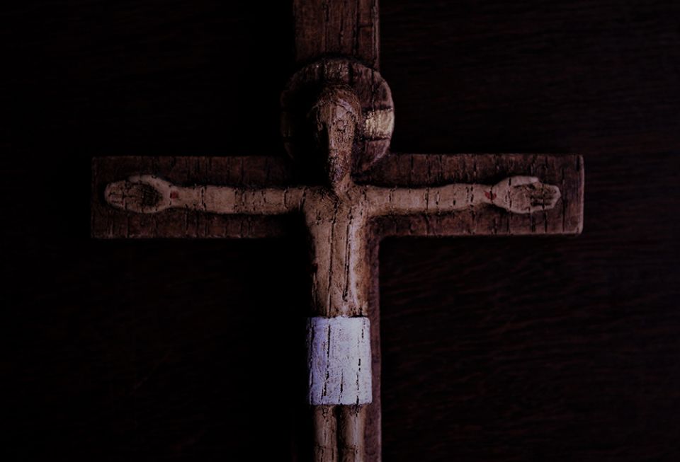 Each time we choose to stand beside the cross of Jesus, we say yes to him. This yes may mean leaving behind our comfort zone of being with our loved ones, of having a good job, or living in a home where everybody understands us. (Unsplash/Rui Silva, SJ) Each time we choose to stand beside the cross of Jesus, we say yes to him. This yes may mean leaving behind our comfort zone of being with our loved ones, of having a good job, or living in a home where everybody understands us. (Unsplash/Rui Silva, SJ)