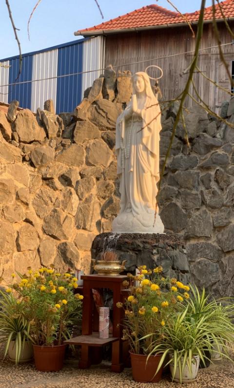 The Marian Shrine at the Catholic church of Stung Treng, Cambodia (Akarath Soukhaphon) The Marian Shrine at the Catholic church of Stung Treng, Cambodia (Akarath Soukhaphon)