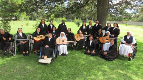 Convivencia comunitaria de la casa en donde se atiende a hermanas mayores de la Congregación de Siervas del Sagrado Corazón de Jesús y de los Pobres. La casa se llama Quinta de las Rosas, en la ciudad de Puebla, Mexico. (Foto: cortesía Virginia Vargas)