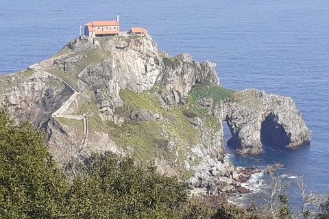 San Juan de Gaztelugatxe, Vizcaya, España, en donde encerraban a las beguinas, a quienes acusaban de ser brujas. (Foto: cortesía Magda Bennásar)