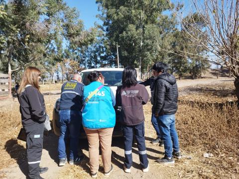 Equipo de rescate de víctimas de explotación laboral en la provincia de Jujuy, en el norte de Argentina. Equipo de rescate de víctimas de explotación laboral en la provincia de Jujuy, en el norte de Argentina. Los trabajadores vivían en carpas, cocinaban en el suelo y carecían de agua potable, energía eléctrica y sanitarios. (Foto: cortesía Siervas del Espíritu Santo)