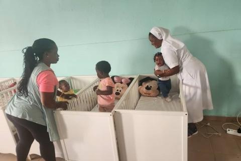 "Trabajamos como almas que han heredado el espíritu del cuidado de los huérfanos. Dedicamos mucho amor y entrega a los colegios donde atendemos a niños desde cero años": Hna. Magdalena Angono (Foto: cortesía Hermanas Misioneras de María Inmaculada)