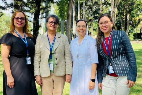 En febrero, la Dra. Nurys del Carmen González, presidenta del Instituto Superior de Formación Docente Salomé Ureña, visitó el campus Emilio Prud’Homme, encabezada por la Hna. Ana Julia Suriel Sánchez, vicepresidenta ejecutiva y responsable del campus. De izquierda a derecha: Yenny Alt. Rosario, directora de asuntos académicos; Del Carmen González; sor Suriel Sánchez; Mary De León Hernández, directora de asuntos administrativos y económicos. (Foto: cortesía Ana Julia Suriel Sánchez)