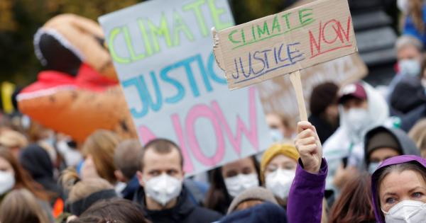 Monday Starter: 7 congregations join divestment announcement ahead of COP26