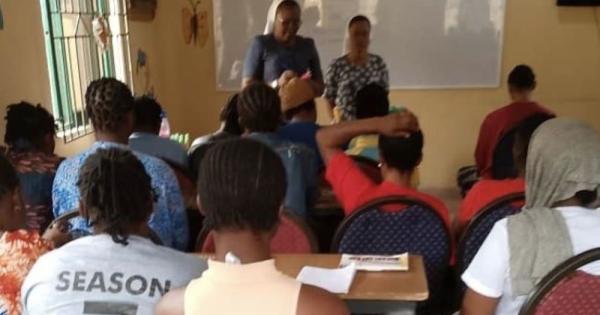 Sisters in Nigeria empower inmates through hands-on vocation training