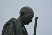 Statue of Mahatma Gandhi (Pixabay/Naeimasgary)