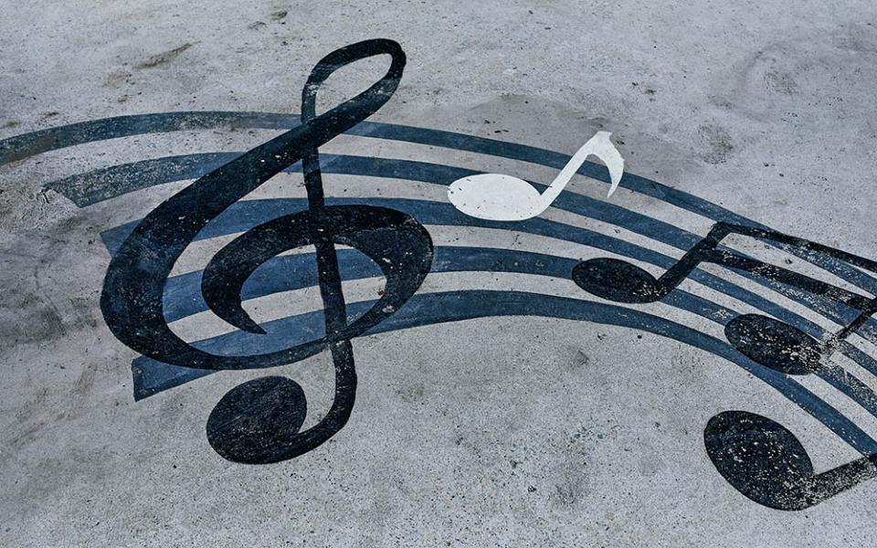 Musical notes (Unsplash/tengyart)