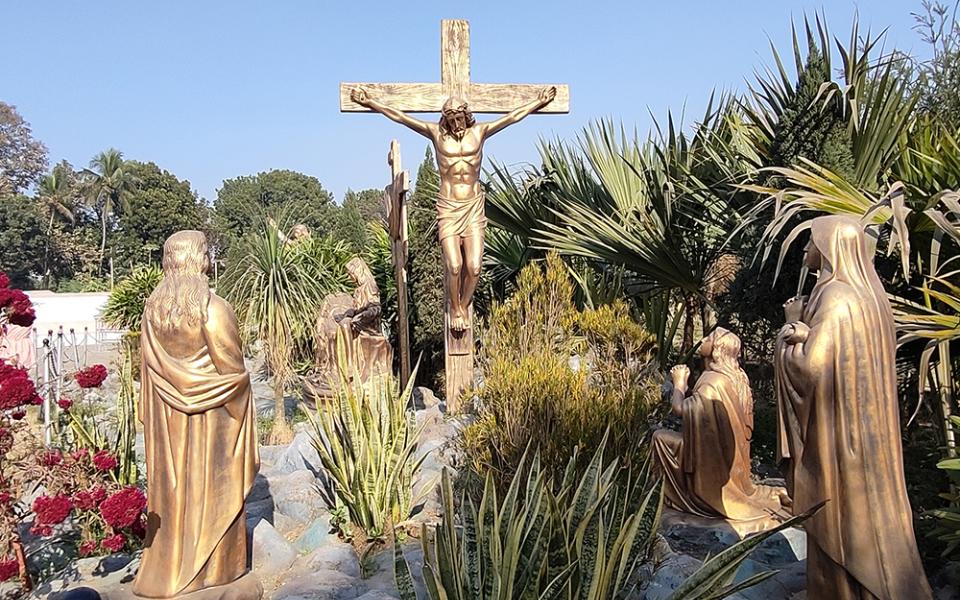 A statue representing one of the Stations of the Cross at the Basilica of  the Holy Rosary, Bandel, West Bengal. More than 90% of pilgrims visiting the shrine are Hindus. (Thomas Scaria)