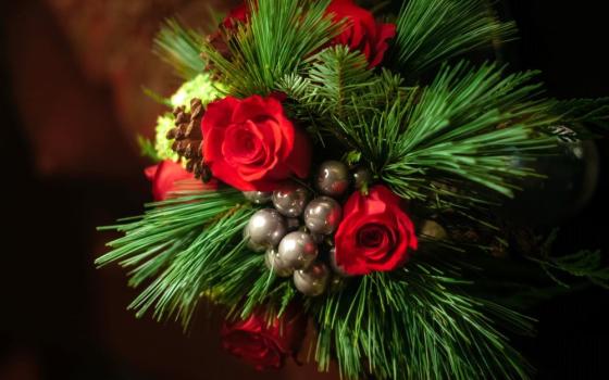 flower display with roses 