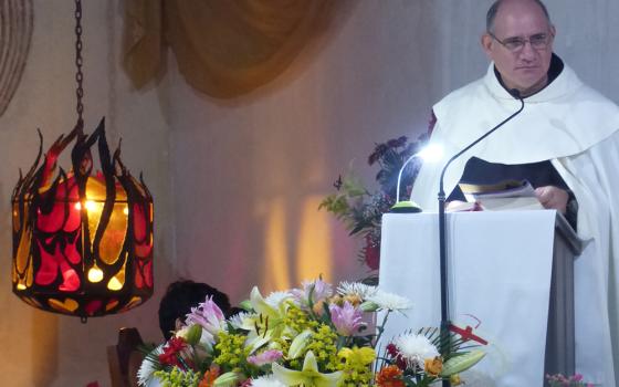 Br. Luis David Perez, a Discalced Carmelite friar, speaks to a group of mostly women at Casa Santa Teresa retreat center April 7 near San Ramón, Costa Rica. The friar made a special plea to recognize the role of women in the church and society, while also pointing out rising levels of violence against them in Costa Rica and around the world. (GSR photo/Rhina Guidos)