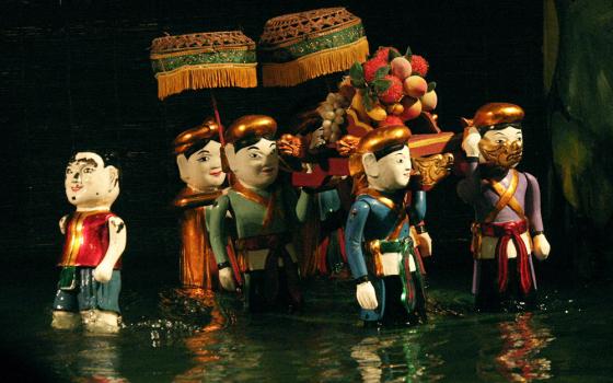 Vietnamese water puppetry (Wikimedia Commons/Greg Willis)