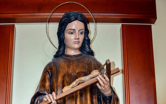 A statue depicts St. Marinos in a parish in Torrebaja, Spain. (Wikimedia Commons/Alfredo SÁNCHEZ GARZÓN)