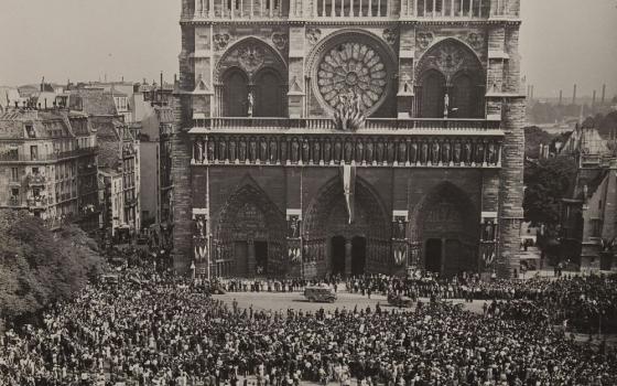A crowd gathers in the square in front of the Cathédrale Notre-Dame de Paris on Aug. 26, 1944, awaiting the arrival of Gen. Charles de Gaulle after Paris was liberated from the Germans. (Wikimedia Commons/CC0 1.0 Universal Public Domain/Préfecture de Police)
